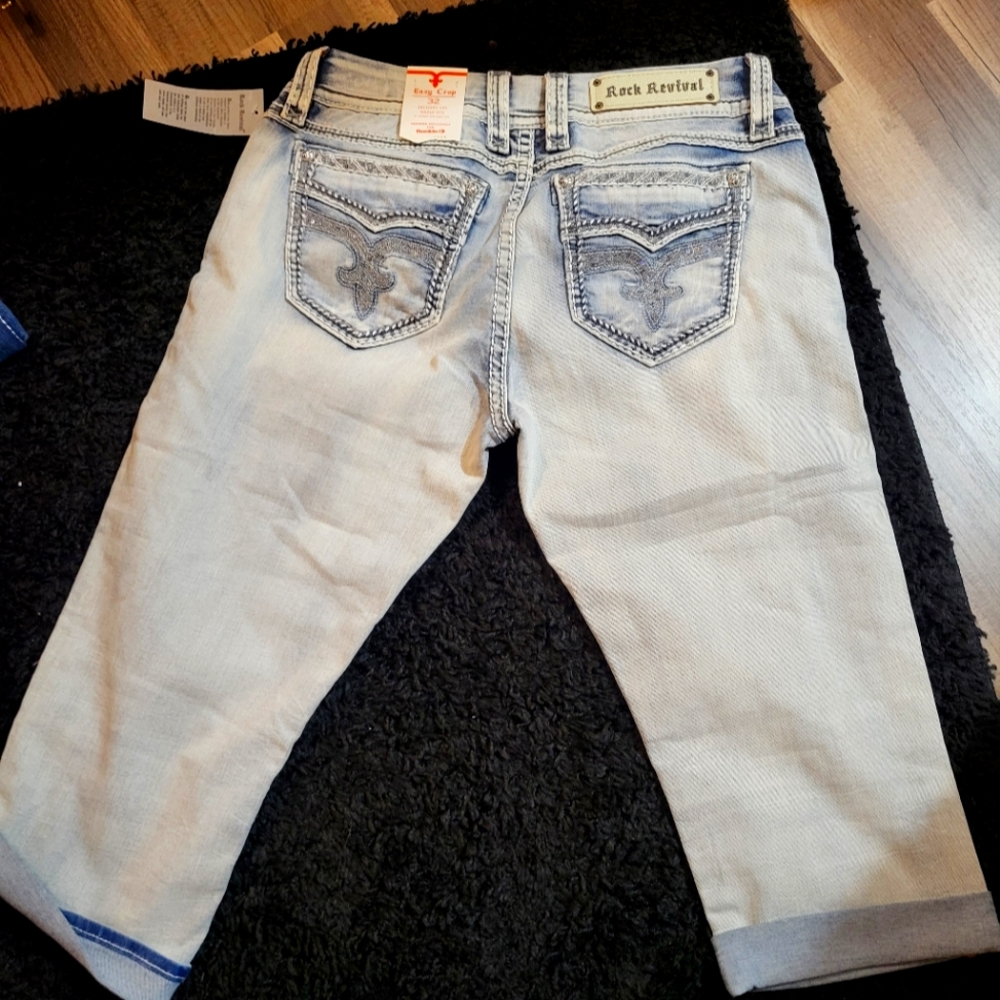 Rock revival capri